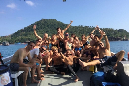 Open Water divers exploring Koh Tao with AquaTao